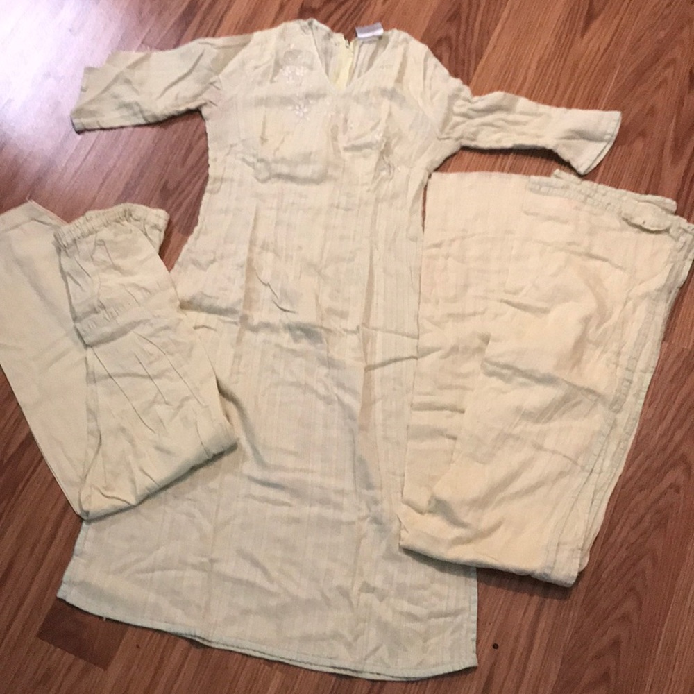 Pakistani/Indian set